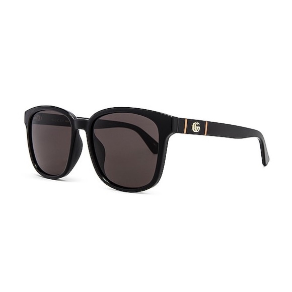 Gucci Accessories - Revolve Lines Square Gucci sunglasses